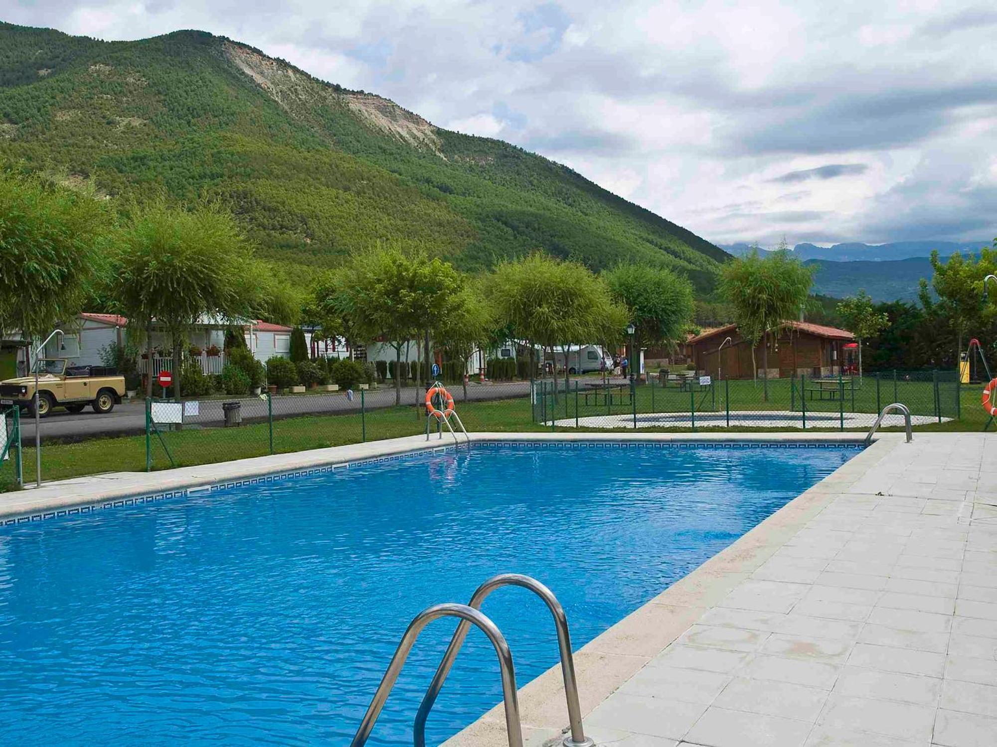 Camping Valle De Tena Sabinanigo Ngoại thất bức ảnh